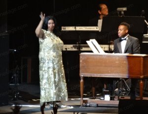 THE Queen of Soul Aretha Frankin waving to her many fans in Oakland, CA in August 2015